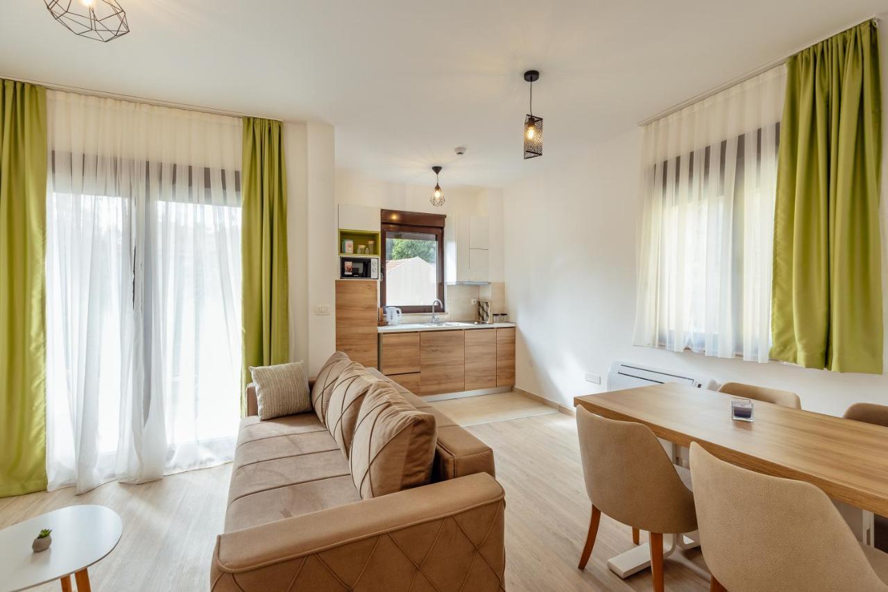 Green Valley Apartments 헤르섹 외부 사진